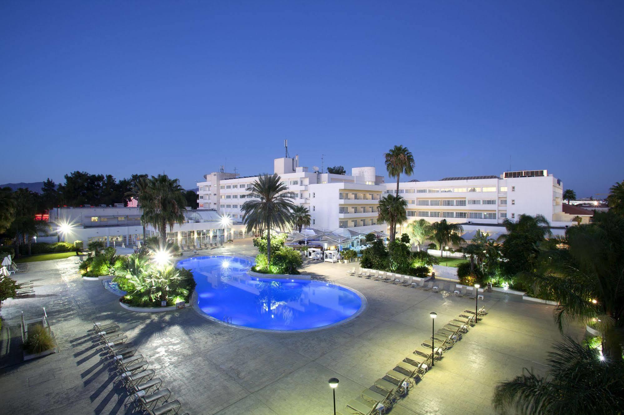Hilton Hotel 5*